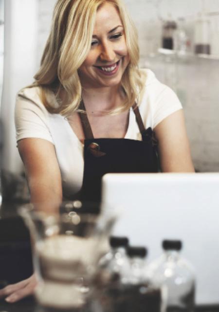 Lady on laptop